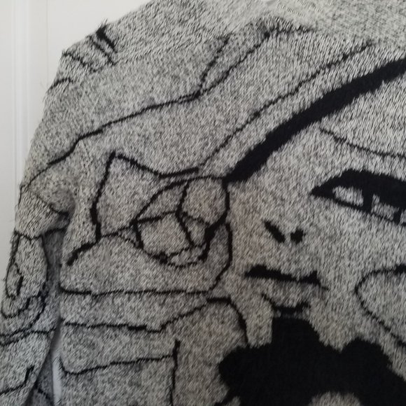 Unique, completely unusual cardigan. (NWOT) - Picture 10 of 12